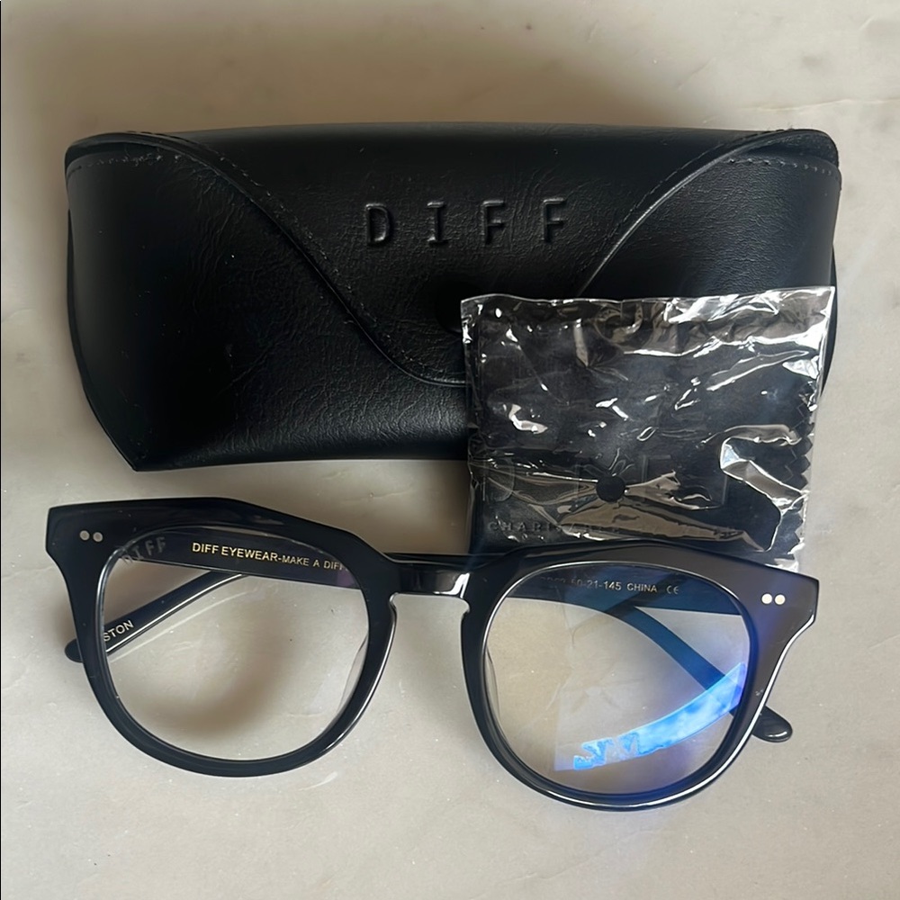 DIFF Blue light blocking Eyeglasses with Case